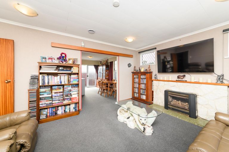 Photo of property in 6 Oban Place, Awapuni, Palmerston North, 4412