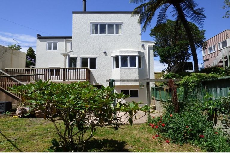 Photo of property in 164 The Ridgeway, Mornington, Wellington, 6021