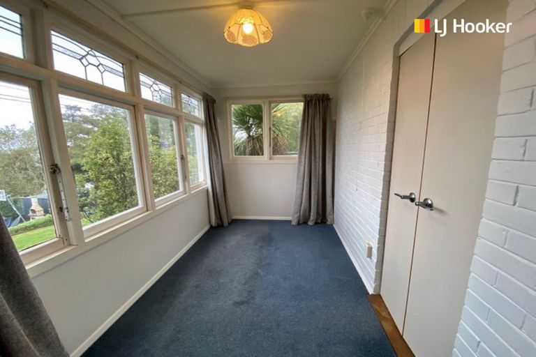 Photo of property in 84 Hazelhurst Pass, Caversham, Dunedin, 9012