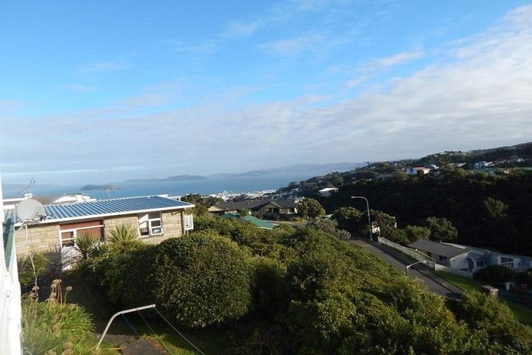 Photo of property in 107 Dowse Drive, Maungaraki, Lower Hutt, 5010