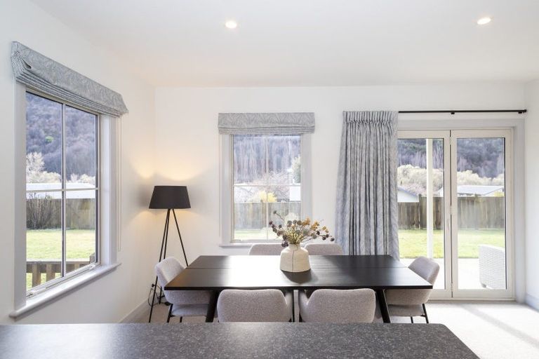 Photo of property in 107 Devon Street, Arrowtown, 9302