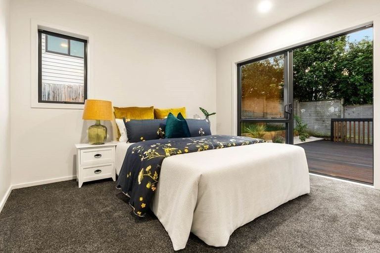 Photo of property in 45a Forrest Hill Road, Milford, Auckland, 0620