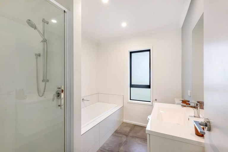 Photo of property in 99 Banks Street, Marfell, New Plymouth, 4310