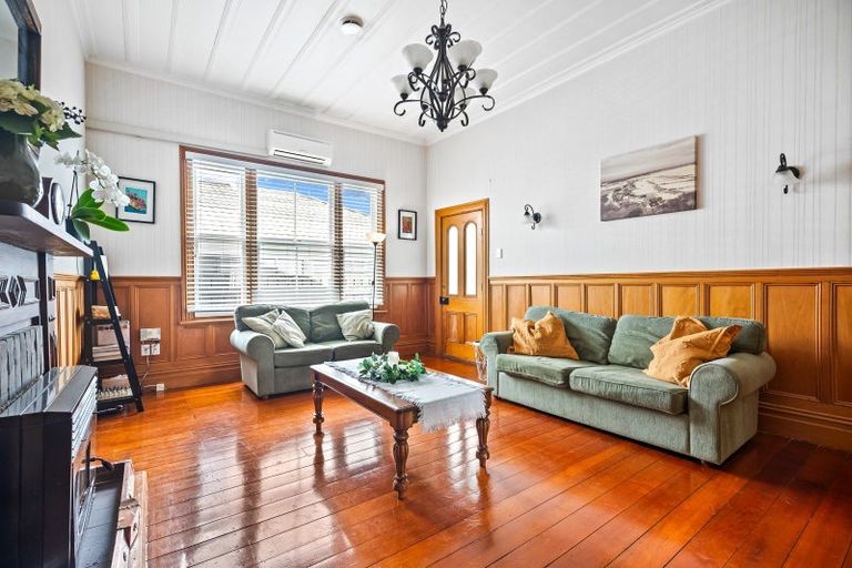 Photo of property in 6 Shortland Street, Regent, Whangarei, 0112