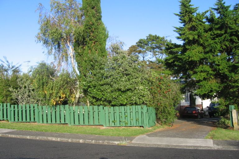 Photo of property in 129 Bruce Road, Glenfield, Auckland, 0629