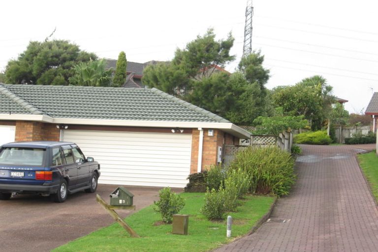 Photo of property in 61 Kuripaka Crescent, The Gardens, Auckland, 2105