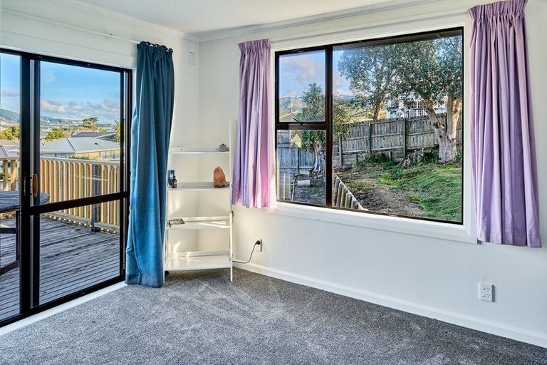 Photo of property in 91 Waiuta Street, Titahi Bay, Porirua, 5022