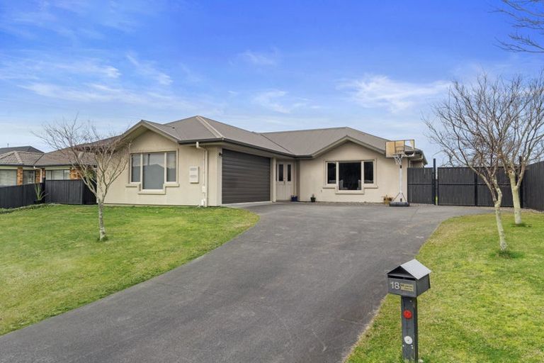 Photo of property in 18 Mirbeck Avenue, Cambridge, 3434