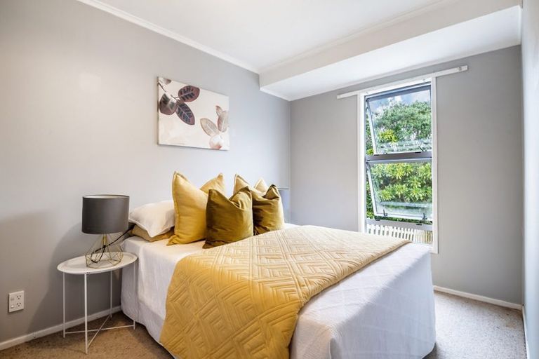 Photo of property in 62 James Street, Bayview, Auckland, 0629