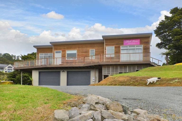 Photo of property in 39 Russell Road, Wainuiomata, Lower Hutt, 5014