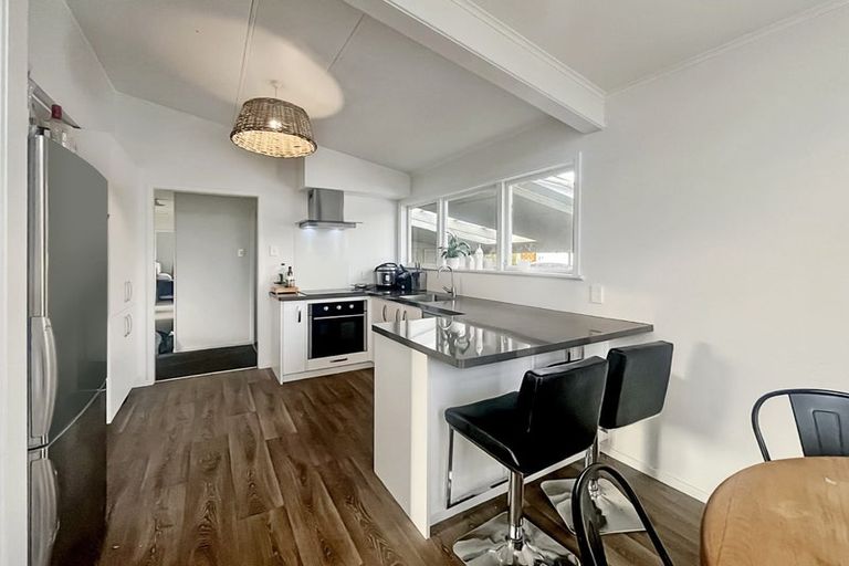 Photo of property in 15 Langley Avenue, Milson, Palmerston North, 4414