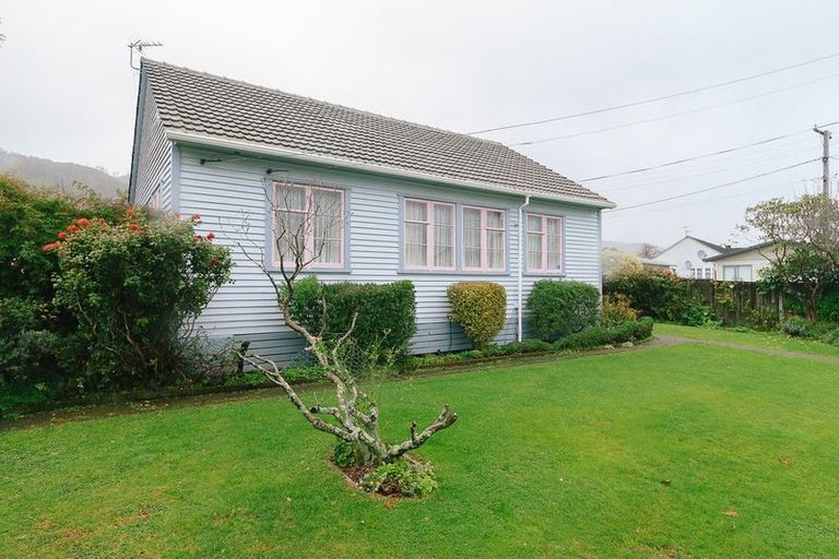 Photo of property in 26 Poole Street, Taita, Lower Hutt, 5011