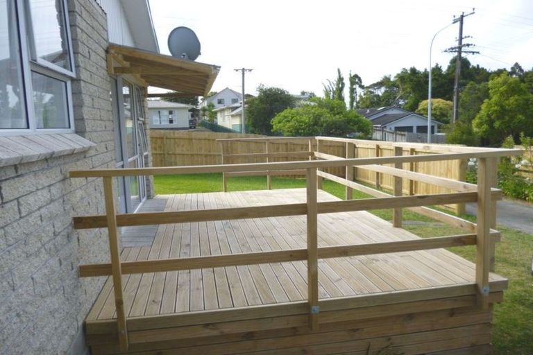 Photo of property in 1/27 Brandon Road, Glen Eden, Auckland, 0602