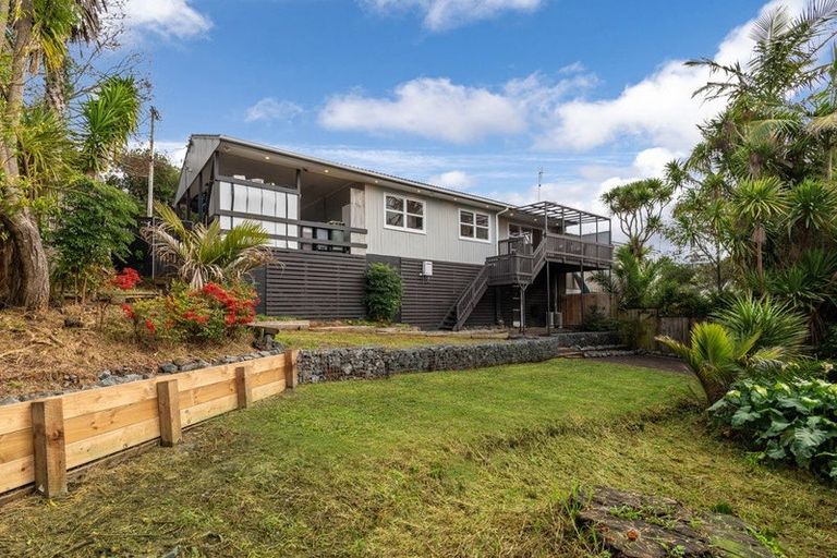 Photo of property in 1/649 Beach Road, Rothesay Bay, Auckland, 0630