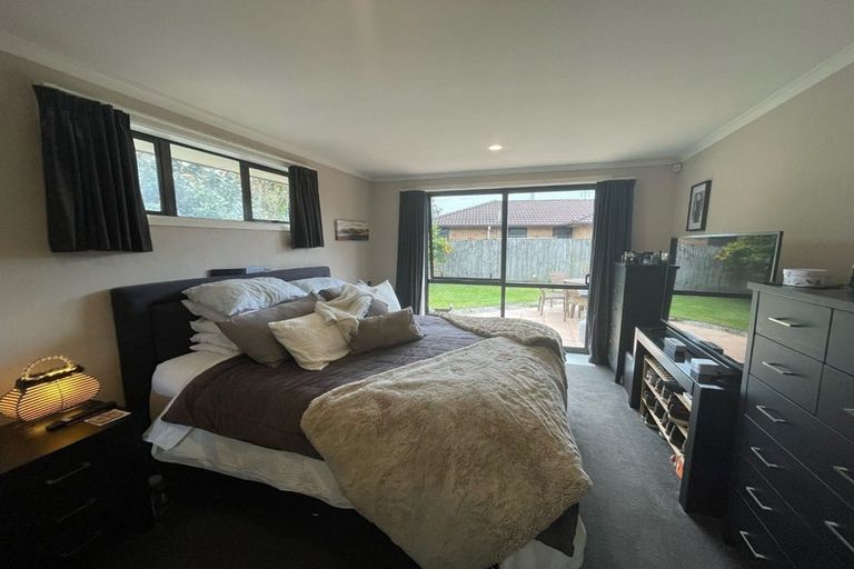 Photo of property in 8 Mt Lebanon Crescent, The Gardens, Auckland, 2105