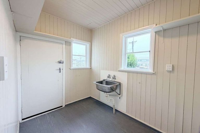 Photo of property in 12 Hardy Street, New Brighton, Christchurch, 8061