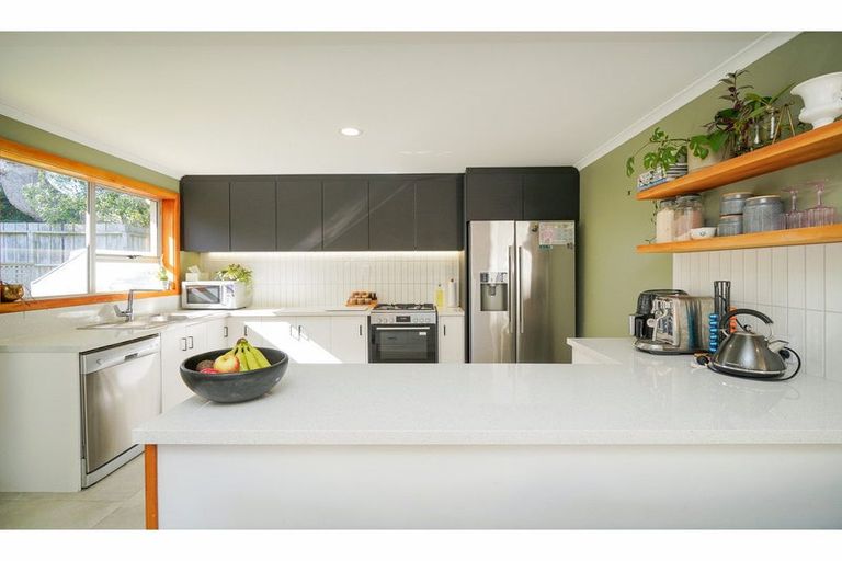 Photo of property in 11 Taiepa Road, Otatara, Invercargill, 9879