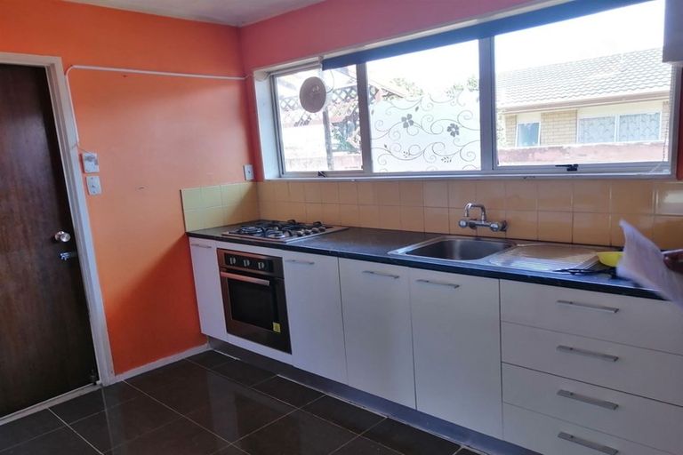 Photo of property in 2/13 Berwyn Avenue, Takanini, 2112