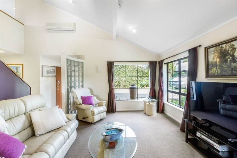 Photo of property in 6 D'urville Place, Gulf Harbour, Whangaparaoa, 0930