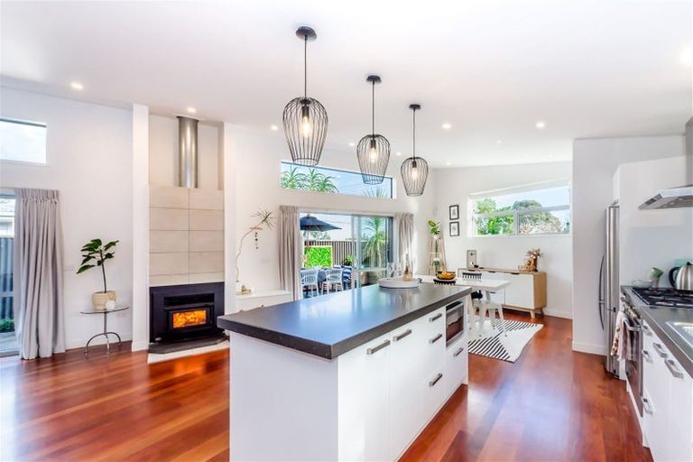 Photo of property in 1b Winara Avenue, Waikanae, 5036