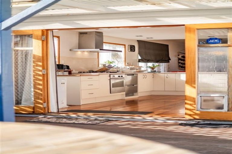 Photo of property in 43 Kensington Avenue, Petone, Lower Hutt, 5012