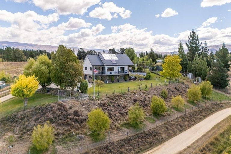 Photo of property in 233 Letts Gully Road, Letts Gully, Alexandra, 9393