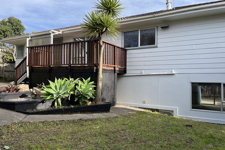 Photo of property in 20 Santiago Crescent, Unsworth Heights, Auckland, 0632