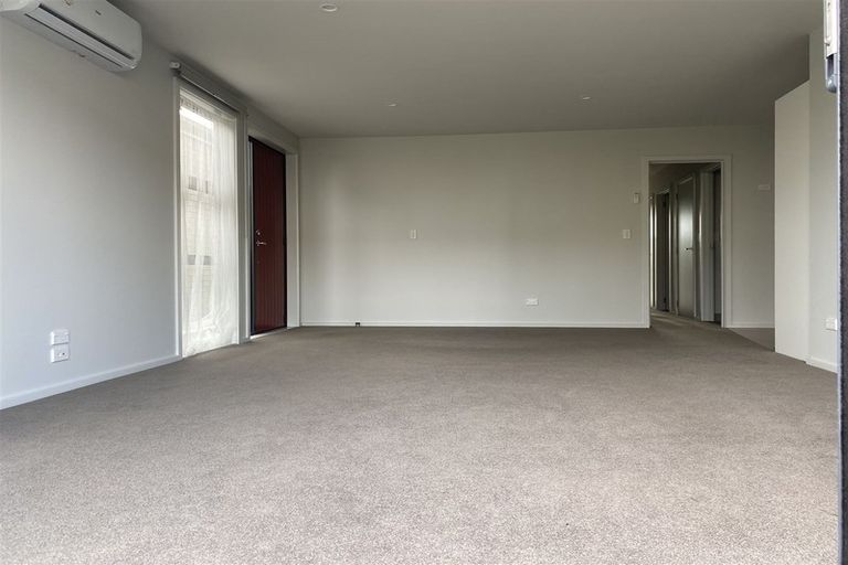 Photo of property in 32 Liberation Road, Papakura, 2110