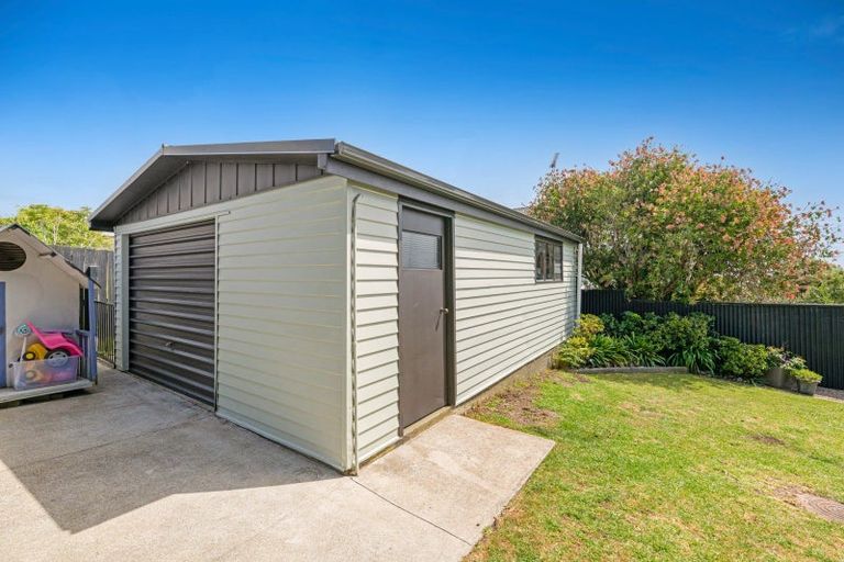 Photo of property in 42 Albatross Road, Red Beach, 0932