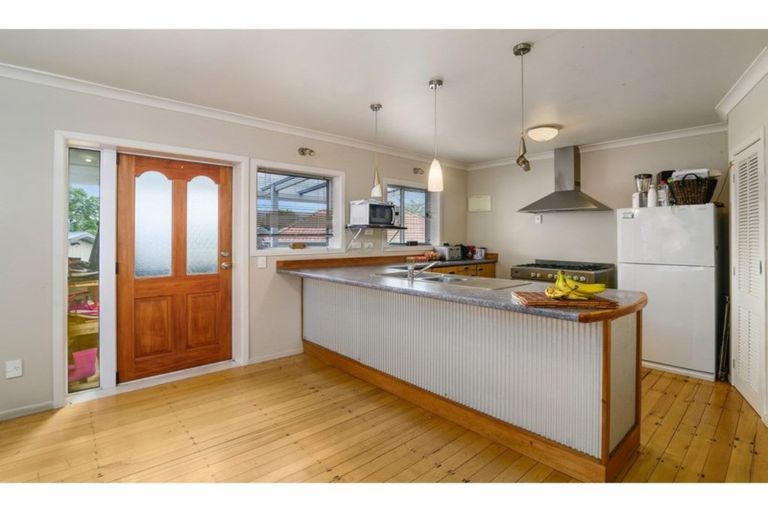 Photo of property in 37 Park Road, Western Heights, Rotorua, 3015