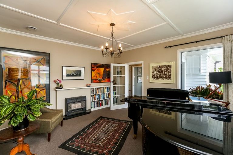 Photo of property in 207 Powderham Street, New Plymouth, 4310