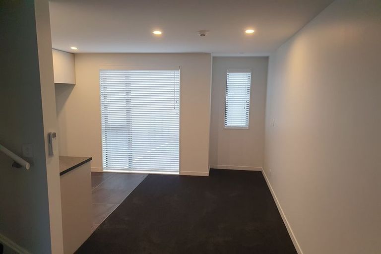 Photo of property in 35 John Street, Stokes Valley, Lower Hutt, 5019