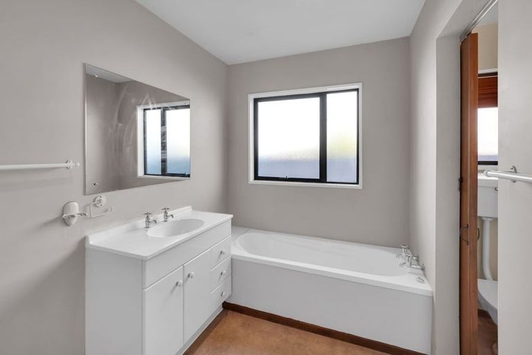 Photo of property in 1/840 Main North Road, Belfast, Christchurch, 8051