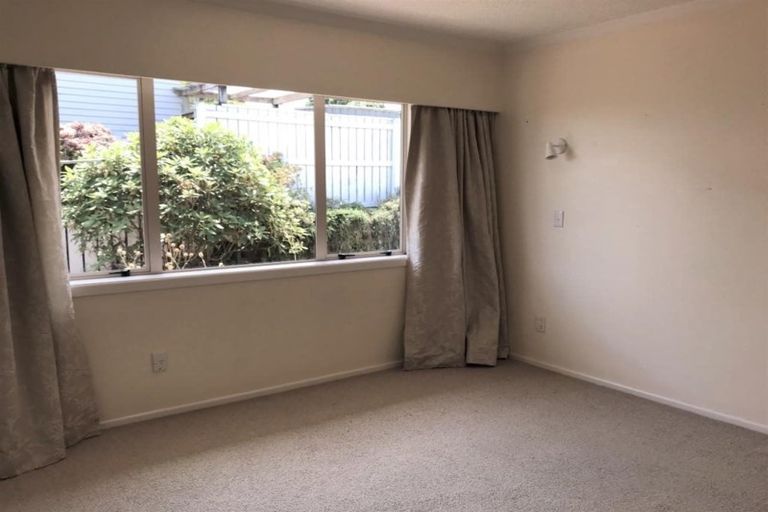 Photo of property in 5 Wilton Street, Westown, New Plymouth, 4310