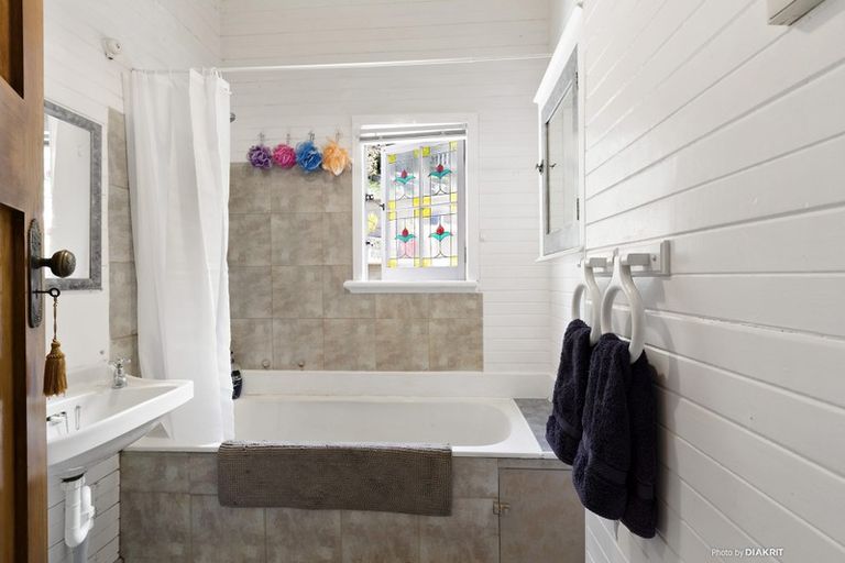 Photo of property in 37 Karepa Street, Brooklyn, Wellington, 6021