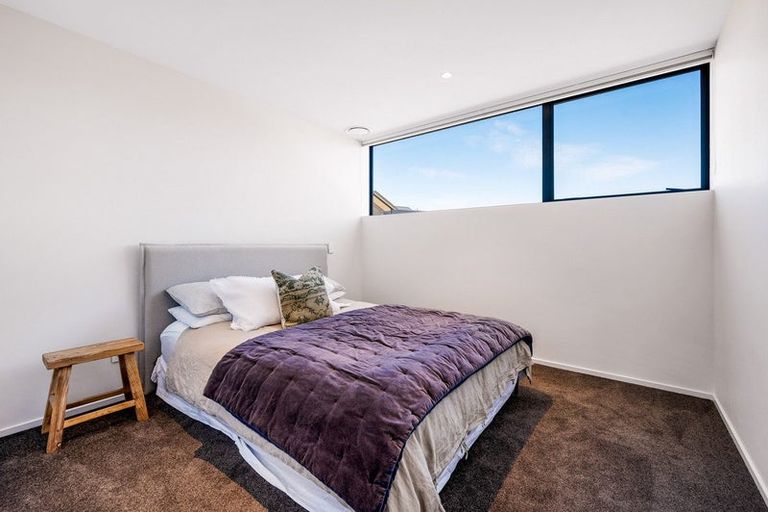 Photo of property in 6 Akitu Rise, Wanaka, 9305