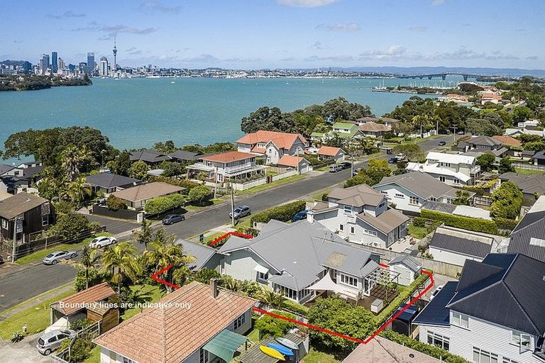 Photo of property in 56 Norwood Road, Bayswater, Auckland, 0622