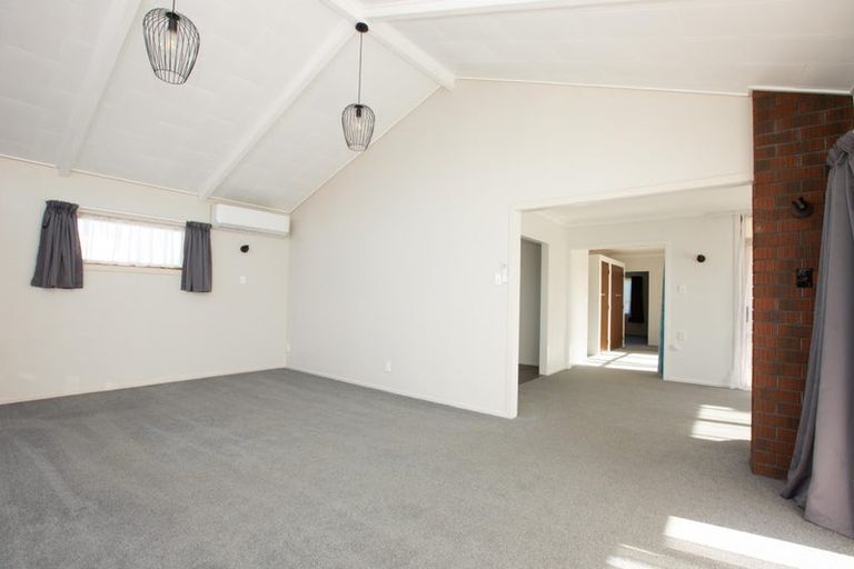 Photo of property in 24 Forest Lake Road, Forest Lake, Hamilton, 3200