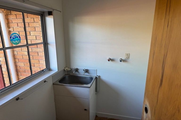 Photo of property in 24 Middle Road, Havelock North, 4130