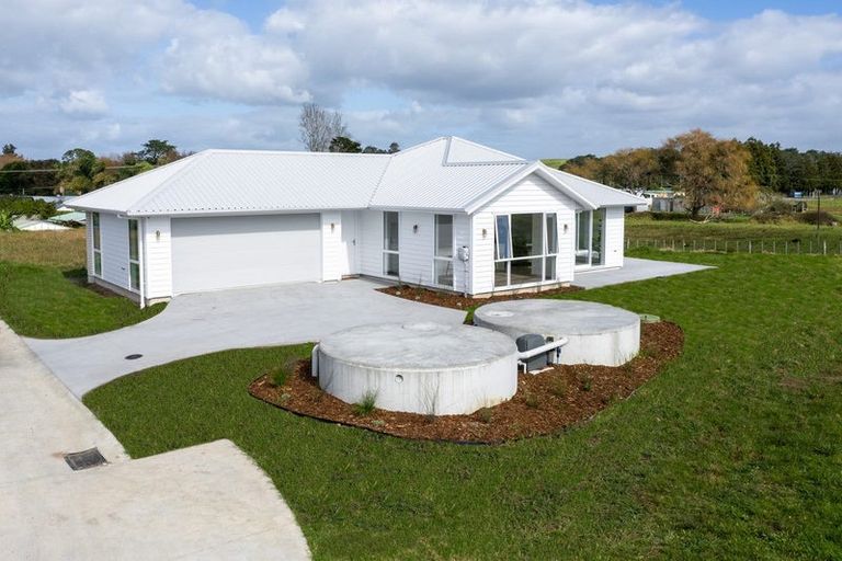 Photo of property in 35 Weka Street, Mangawhai, 0505
