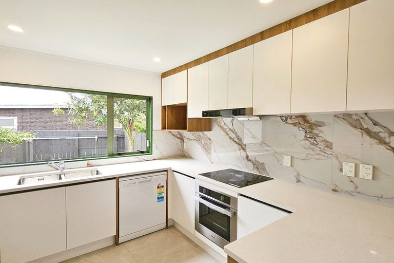 Photo of property in 1 Robertson Road, Ranui, Auckland, 0612