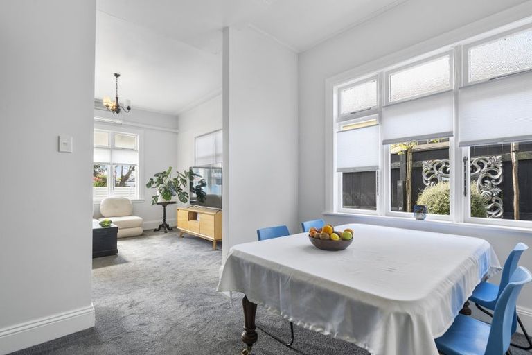 Photo of property in 127 Muritai Road, Eastbourne, Lower Hutt, 5013