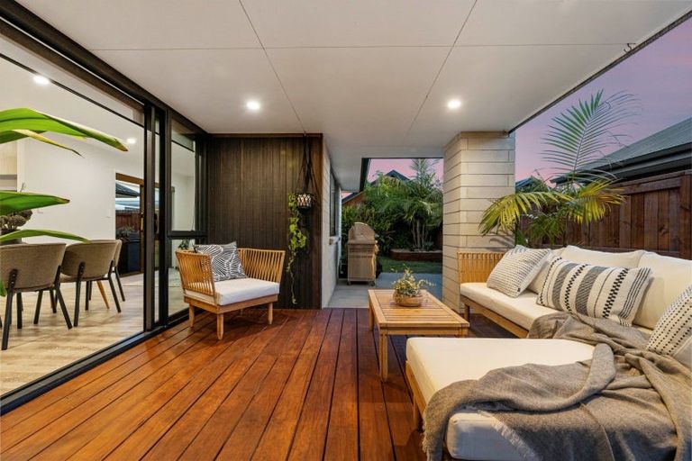 Photo of property in 14 Sarcodia Place, Papamoa Beach, Papamoa, 3118