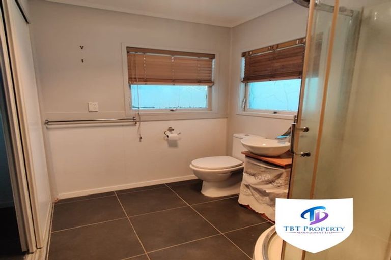 Photo of property in 12a Waiari Road, Conifer Grove, Takanini, 2112