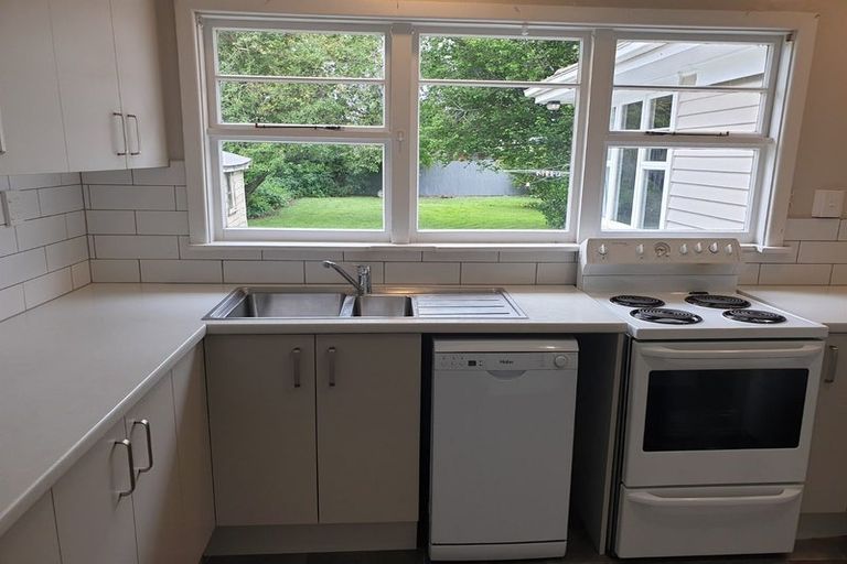 Photo of property in 83 Middleton Road, Upper Riccarton, Christchurch, 8041