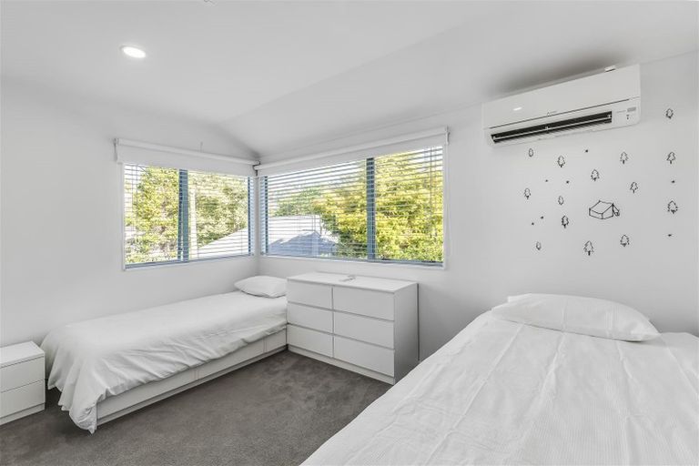 Photo of property in 1/39 Seaton Road, Murrays Bay, Auckland, 0630