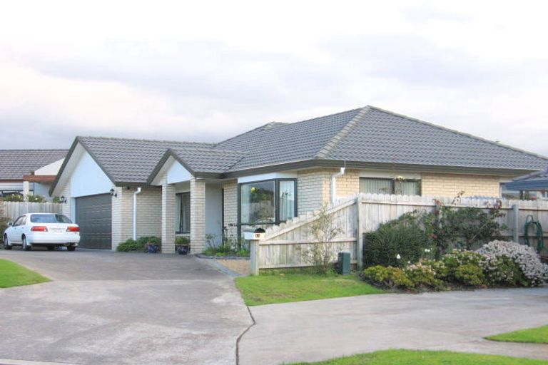 Photo of property in 11 Ridgefield Lane, East Tamaki Heights, Auckland, 2016