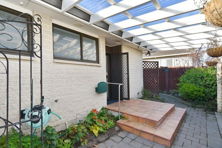 Photo of property in 2 Sawyers Arms Road, Northcote, Christchurch, 8052
