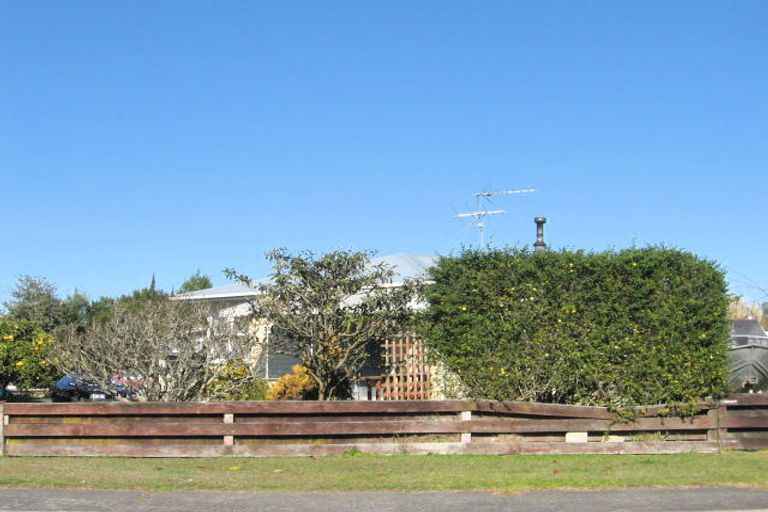 Photo of property in 2/41 President Avenue, Papakura, 2110