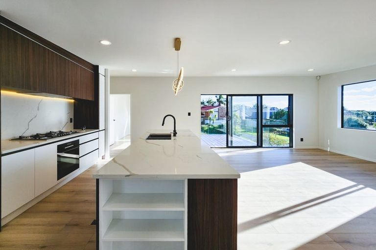 Photo of property in 2 Embling Place, Eastern Beach, Auckland, 2012